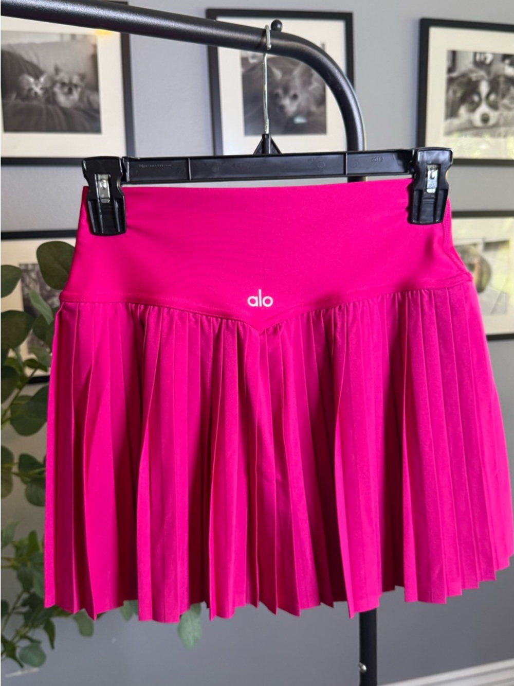 ALO Yoga Hot Pink Pleated Skater Skirt - Picture 3 of 7